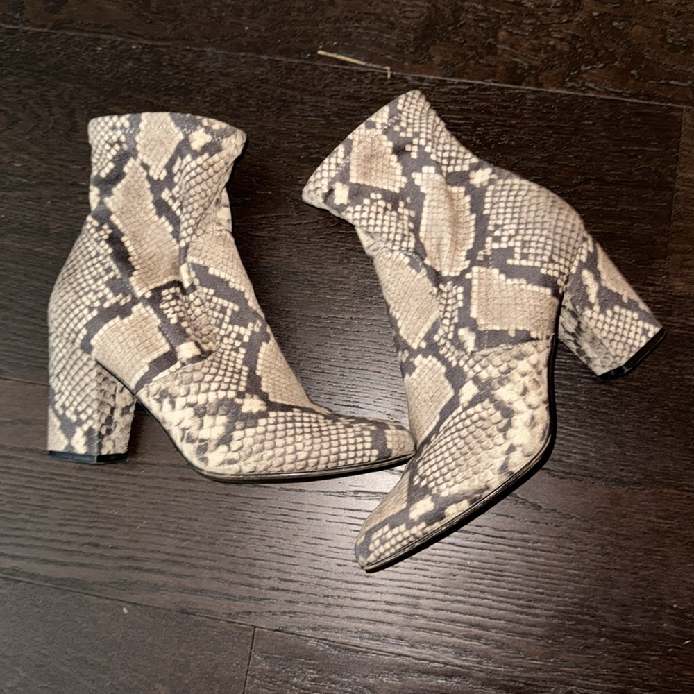 Steve Madden Elroy Ankle Bootie Women's Snakeprint Fabric Block Heel Boots